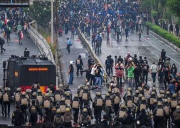 Heboh! Pengemudi Ojol Tewas Dilindas Barakuda Saat Demo DPR