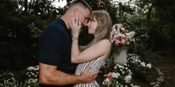 Taylor Swift dan Travis Kelce Resmi Tunangan, Donald Trump Ikut Beri Ucapan