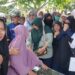 Pemakaman Satu Keluarga Tewas Dihiasi Isak Tangis