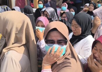 Isak Tangis Warnai Kedatangan Lima Korban Pembunuhan dalam Satu Lubang di Indramayu