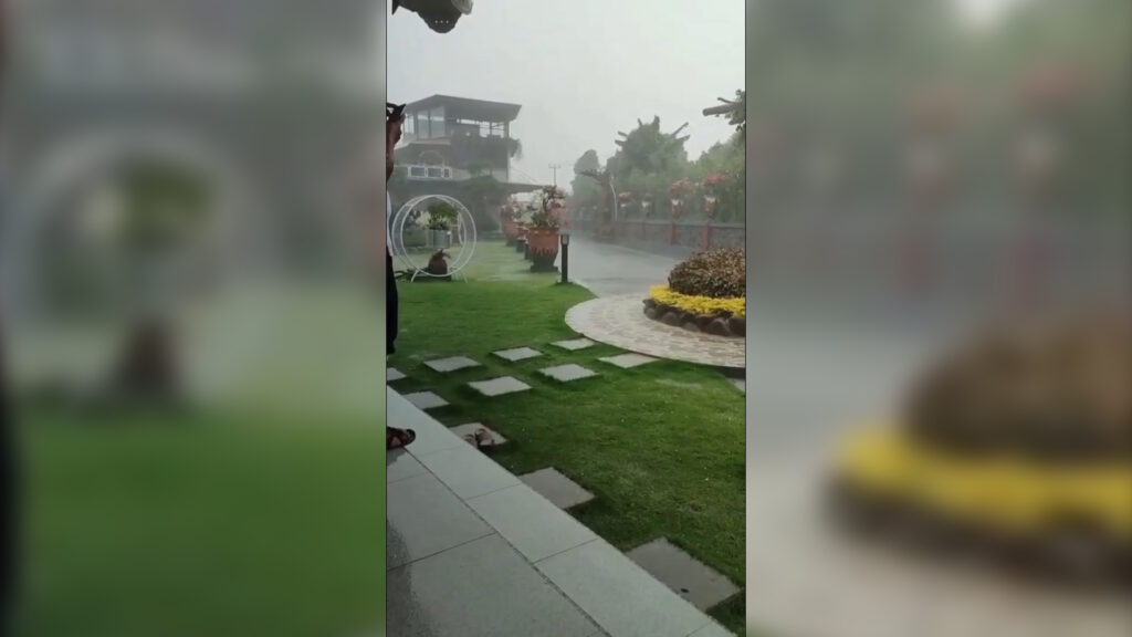 Fenomena hujan es di Kuningan hebohkan warga