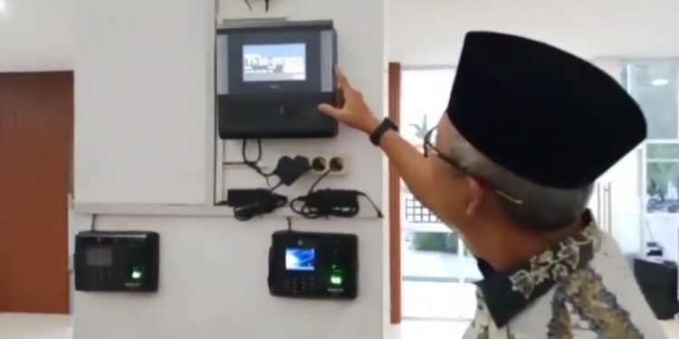 Alat Deteksi Gempa Sudah Dipasang di Lobi Gedung Setda Kota Cirebon, Langsung Terintegrasi dengan BMKG untuk Kewaspadaan Dini Potensi Gempa