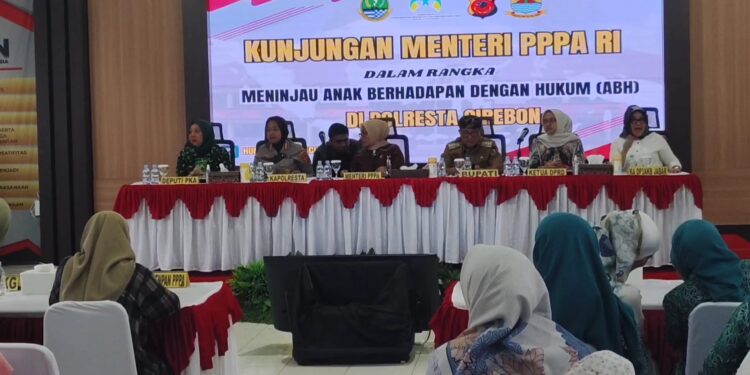 Kementrian PPPA RI Kunjungi Polresta Cirebon Tinjau Anak Berhadapan dengan Hukum Pasca Demo