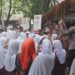 Polisi Sosialisasi Bahaya Narkoba ke Ratusan Pelajar di Tengah Kebun Warga