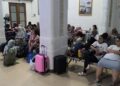 Update Dampak Kereta Anjlok, Ratusan Penumpang Malam Hari Masih Mengalami Penumpukan di Stasiun Cirebon