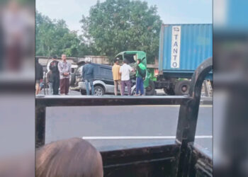 Kecelakaan di Jalur Pantura, Truk Tronton Hantam Mobil, Satu Orang Tewas di Lokasi