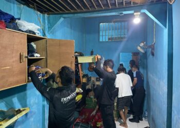 Razia Gabungan di Lapas Cirebon, Petugas temukan Barang terlarang didalam lemari milik warga binaan