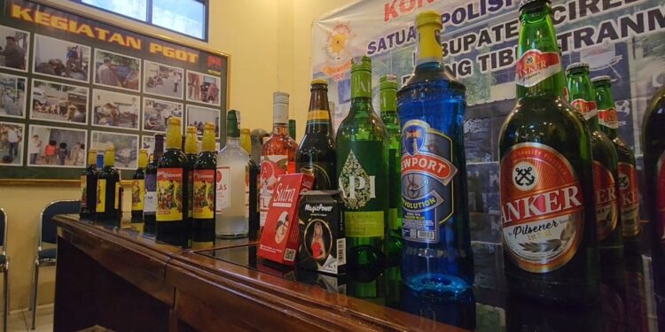 Ratusan Botol Miras Diamankan dari Dua Titik Operasi Pekat, Satpol PP Akan Gencarkan Razia untuk Tekan Peredaran Miras