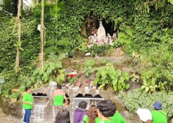 Sejarah Gua Maria Kuningan sebagai Tempat Ziarah Umat Katolik di Bawah Kaki Gunung Ciremai