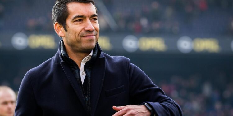 Giovanni van Bronckhorst Dikabarkan Jadi Kandidat Pelatih Baru Timnas Indonesia