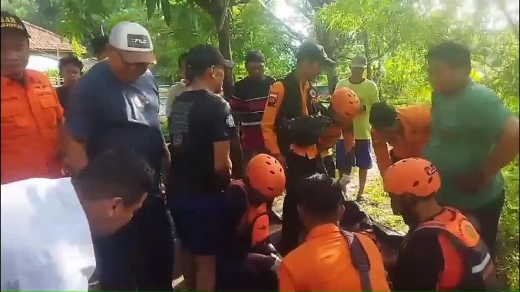 Dramatis, Proses Evakuasi Bocah Tewas Terpeleset dan Hanyut di Sungai Saat Sedang Bermain