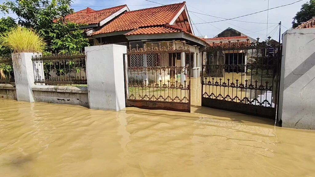 Ribuan Rumah di Dua Desa Terendam Banjir Akibat Luapan Sungai Ciberes