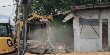 64 Bangunan Liar di Pasar Minggu Palimanan Dibongkar, Terduga Pelanggar Akui Kesalahan dan Tak Ada Perlawanan