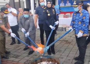 Tujuh Juta Batang Rokok Ilegal Dimusnahkan Bea Cukai