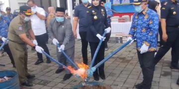 Tujuh Juta Batang Rokok Ilegal Dimusnahkan Bea Cukai