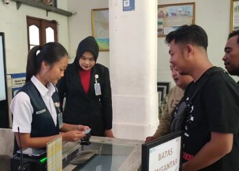 Persiapan Nataru, PT KAI tempatkan petugas di jalur rawan banjir dan longsor, siapkan 54 kereta tambahan