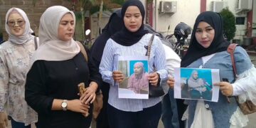 Puluhan emak-emak datangi Polres, pertanyakan perkembangan kasus dugaan penipuan berkedok voucher hotel yang merugikan miliaran rupiah