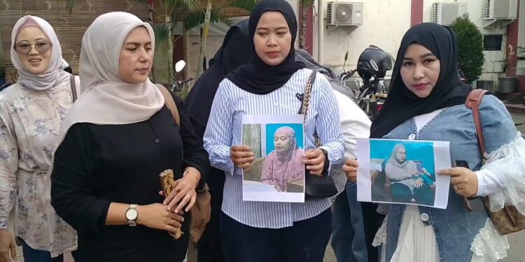 Puluhan emak-emak datangi Polres, pertanyakan perkembangan kasus dugaan penipuan berkedok voucher hotel yang merugikan miliaran rupiah