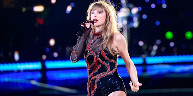 Fantastis! Taylor Swift Beri Bonus Triliunan Rupiah ke Kru Eras Tour
