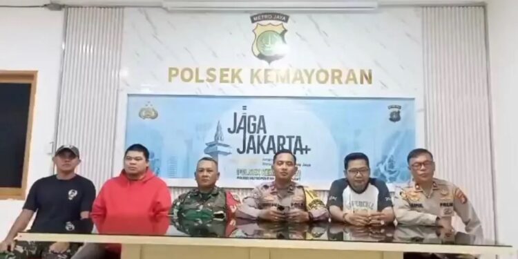 Bhabinkamtibmas Minta Maaf Usai Anggota TNI dan Polri Tuding Pedagang Es Gabus Berbahan Spons