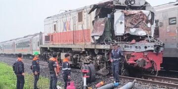 Kereta tabrak truk pengangkut air di perlintasan tanpa palang pintu, Perjalanan kereta arah Jawa ke Jakarta terganggu