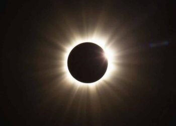 Fenomena Astronomi 2026: Dua Gerhana Matahari, Indonesia Bisa Saksikan Fase Parsial