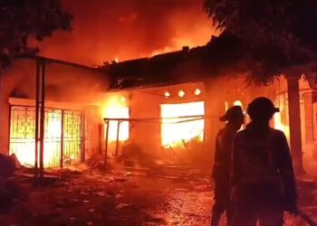 Kebakaran hebat menghanguskan gudang plastik ludes, kerugian mencapai hampir satu miliar rupiah