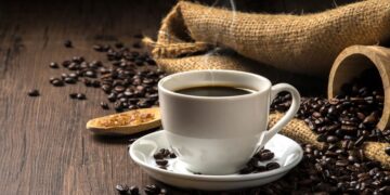 Minum kopi meningkatkan kolesterol atau sebaliknya? Ini kata ahli(Shutterstock/Kingmaya Studio)