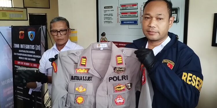 Seorang polisi gadungan berpangkat AKP dibekuk petugas Satreskrim Polres Kuningan, Jawa Barat