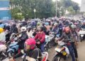 Iringan kendaraan pemudik balik ini terpantau padat di ruas Pantura bypass Kota Cirebon