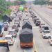 Volume kendaraan di ruas Tol Trans Jawa terpantau padat merayap. Korps Lalu Lintas (Korlantas) Mabes Polri memberlakukan sistem satu arah (one way) mulai dari KM 188 eks Gerbang Tol Palimanan, Kabupaten Cirebon