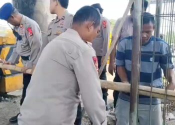 Polisi Pasang Rambu dan Pagar Pembatas di Pasar Ikan Gebang untuk Antisipasi Kemacetan Mudik