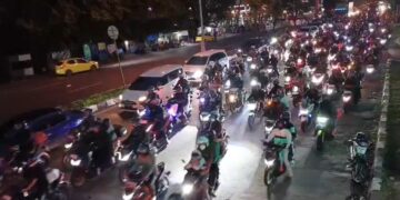 Iring-iringan kendaraan pemudik terus memadati arteri Pantura