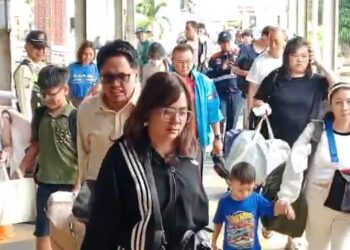Puncak arus balik Lebaran di Stasiun Cirebon tertinggi terjadi pada H+1, dengan sekitar 13 ribu lebih penumpang kembali ke ibu kota (Foto : Darfan)