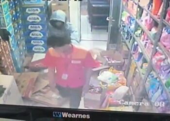 Video amatir memperlihatkan rekaman kamera CCTV saat tiga pelaku melakukan aksi perampokan di salah satu minimarket di wilayah Kabupaten Majalengka