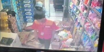Video amatir memperlihatkan rekaman kamera CCTV saat tiga pelaku melakukan aksi perampokan di salah satu minimarket di wilayah Kabupaten Majalengka