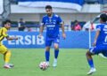 Aksi pemain Persib Bandung, Frans Putros, pada laga BRI Super League 2025/2026