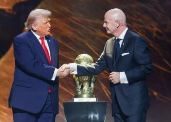 Presiden Donald Trump dan Gianni Infantino, yang terlihat pada pengundian Piala Dunia Desember lalu, telah berdiskusi mengenai persiapan turnamen tersebut. (Sumber Foto : Getty Images)