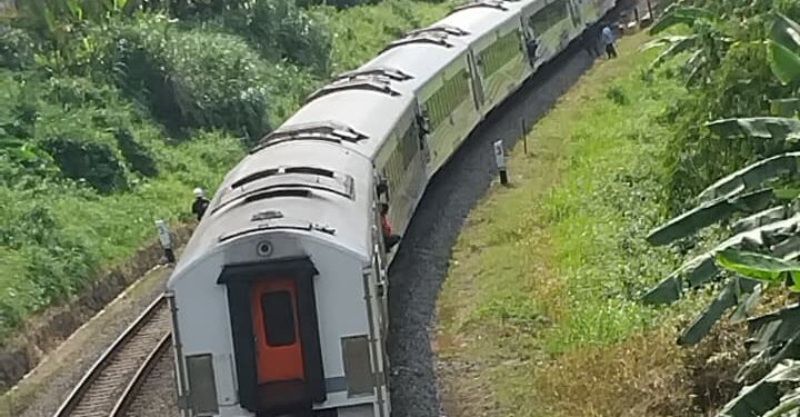Kereta Anjlog di Bumiayu (Tangkapan Layar)