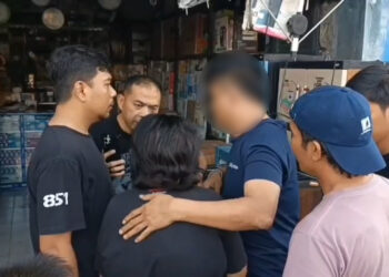 Petugas Satreskrim Polres Cirebon Kota, Jawa Barat, meringkus pelaku penculikan dan pencabulan bocah sembilan tahun (Foto : Darfan)