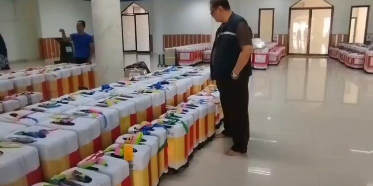 Pedagang Boboko Keliling Asal Majalengka Berangkat Haji (Foto : Darfan)