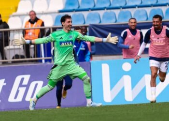 Kiper Ini Bikin Gol dari 75 Meter, Lawan Cuma Bisa Bengong! [Instagram]