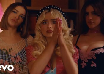 Sabrina Carpenter Rilis Video House Tour Penuh Glamor Bersama Margaret Qualley dan Madelyn Cline (Sumber Foto : YT/Sabrina Carpenter )