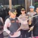 Petugas Tim Maung Polres Cirebon Kota, Jawa Barat, mengamankan senjata tajam dari tawuran konten (Foto : Darfan)