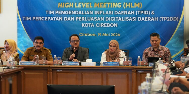 Pemerintah Kota Cirebon bersama Bank Indonesia serta seluruh anggota Tim Pengendalian Inflasi Daerah (TPID) dan Tim Percepatan dan Perluasan Digitalisasi Daerah (TP2DD) menggelar High Level Meeting (HLM) TPID dan TP2DD Kota Cirebon (Tangkapan Layar)