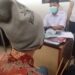 Petugas Satreskrim Polres Kuningan meringkus AN, 25 tahun, pelaku pembacokan terhadap JJ, 35 tahun. (Foto : Darfan)