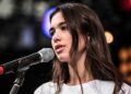 Dua Lipa (Sumber Foto : Harald Krichel, CC BY-SA 3.0, melalui Wikimedia Commons)