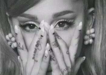 Ariana Grande (sumber: pinterest)
