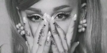 Ariana Grande (sumber: pinterest)