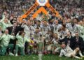 Para pemain Aston Villa berpose dengan trofi juara setelah memenangkan final UEFA Europa League Final melawan SC Freiburg (c) (AP Photo)